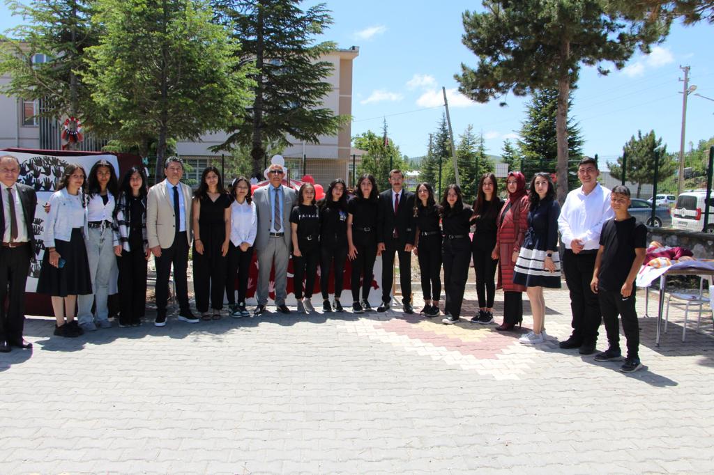 Akpınar Çok Programlı Anadolu Lisesi Tarafından “Yıl Sonu Sergisi” Düzenlendi.